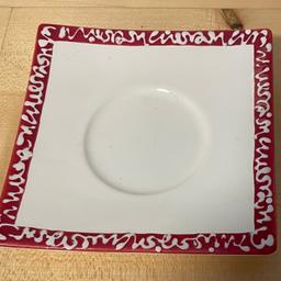 Untertasse Gmundner Keramik
„Selektion rubin rot“
12,5 x 12,5 cm
