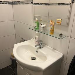Badezimmer-Möbel inkl.
Armatur
Spiegel
Waschbecken

Preis Verhandelbar