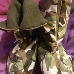 camouflage slipper boots size 12/13 collection blackburn