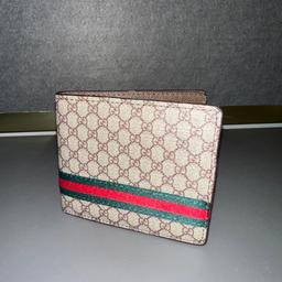 Gucci wallet
In great condition
Like new
Selling for A friend