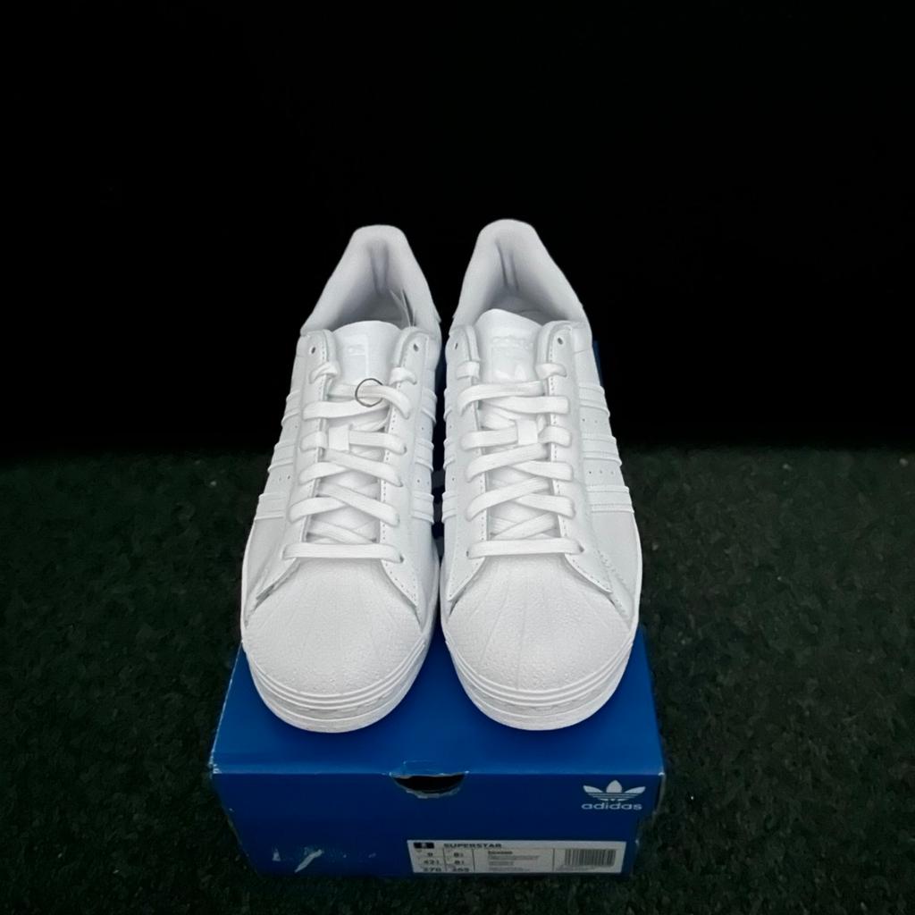 Brand new in box and packaging
Size 8.5 UK / 9 US / 42 2/3 EU
Collection only