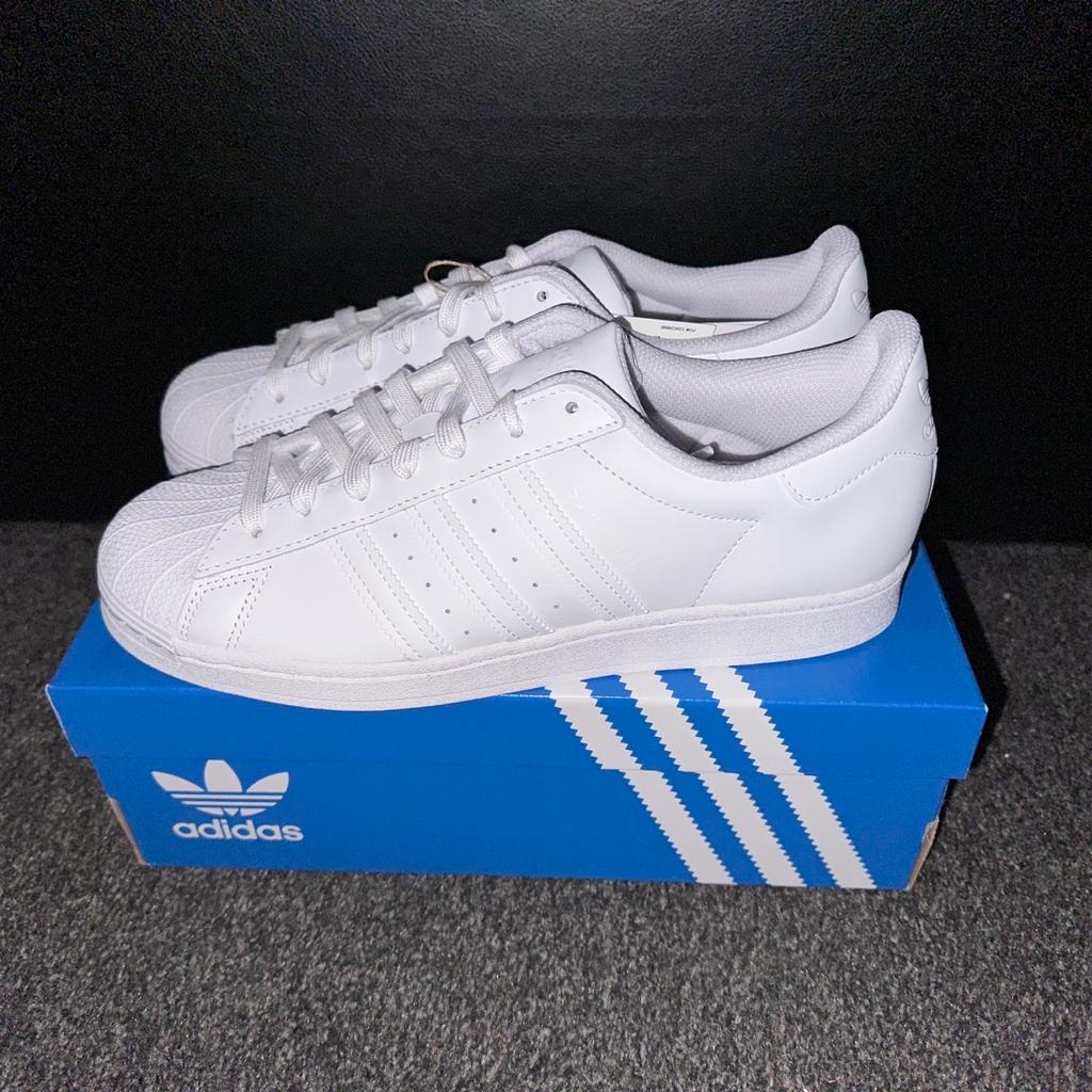 Brand new in box and packaging
Size 8.5 UK / 9 US / 42 2/3 EU
Collection only