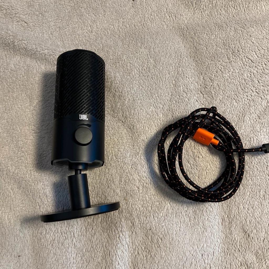 Verkaufe das Streamer Mikrophon da es ein Geschenk war und ich das nicht brauche. Habe es mal angeschlossen funktioniert einwandfrei aber bin mit mein derzeitiges Mikrophone zufrieden.

Da es sich um ein Privatkauf handelt gibt es keine Rücknahme oder Garantie.