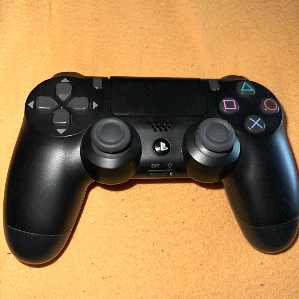 PS4 Controller zu verkaufen.

Controller hat kein Stick-Drift!

Zustand ist den Bildern zu entnehmen.

Bezahlung per Paypal oder Sofortüberweisung