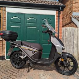 Super Soco CPX 2020 (70 plate) Electric scooter equivalent to 125cc .
One battery with fast charger. Milage 8840

MOT and Tax expires September 2024

*RECALLED AND STEERING COLUMN HEADSET REPLACED ON 12/12/23* (All super soco cpx/vs1 models have been recalled by company manufacturer)

Tyres in great condition.

Bodywork in good condition with minor damage (see photos).

1 owner. 2 keys and manual.

Luggage rack and top box included.

Collection from Sutton Coldfield ( Birmingham) B74