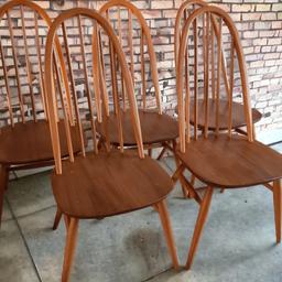 Set of 5 Ercol Quaker dining chairs in excellent original condition.
These have been cleaned and polished, you won't find a better example of these very stylish vintage chairs