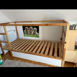 Kinderbett aus Kiefer, LF: 90x200, inkl Matratze, Bett ist umbaufähig zu einem Hochbett, Matratzenüberzug waschbar-sehr wenig benutzt

PV-keine Garantie oder GW-leistung