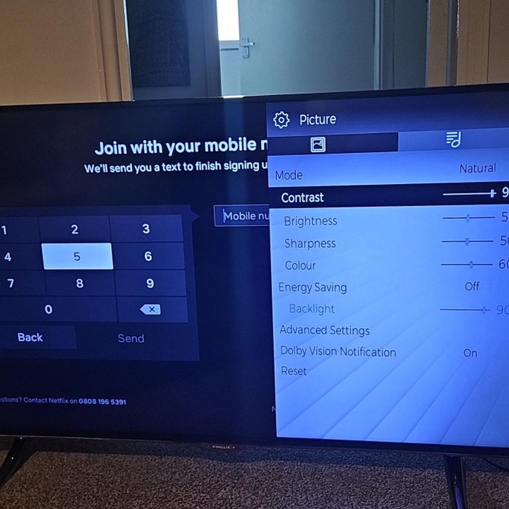 Finlux 43-FUD-8020 43 Inch Smart 4K UHD HDR LED TV Freeview Play Alexa Control does have 2 cracks on top (look at pictures) doesn't effect use what so ever! Collection only please DL17 Area