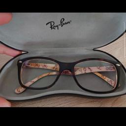 Ich verkaufe mein altes sehr schönes Brillengestell von Ray Ban. in den Gläsern ist meine alte Sehstärke. Das Brillengestell ist wie neu und zeigt keine Gebrauchsspuren.