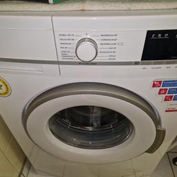 verkaufe ein waschmaschine funktioniert einwandfrei muss selber abmontiert werden da sie bei meiner Mutter steht