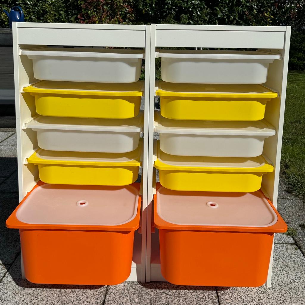Je Set
Regalrahmen weiß (B46xT30xH94)

5 Kunststoff-Boxen inkl. Deckel (4 Boxen B42xT30xH10 je 2 in weiß und 2 in gelb und 1 Box B42xT30xH23 in orange, alle Boxen mit Deckel in weiß)

Hervorragend geeignet fürs Kinderzimmer z.B. für Spielzeug oder auch im Keller z.B. für Werkzeug und Kleinteile.

Neupreis 79,50€ je Regal / Gesamt 159€

Du kannst diesen weißen Regalrahmen ganz einfach in eine praktische Aufbewahrungslösung mit den dazugehörigen Kunststoff-Boxen verwandeln (alternativ gibt es auch passende Böden oder coole Netzdrahtboxen bei IKEA)

Preis für beide Regale zusammen 70€ / Einzelregal 40€

Selbstabholung oder alternativ Transport gegen 10€ extra im Raum Frankfurt - Wiesbaden - Mainz