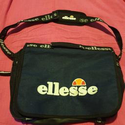very nice Ellesse bag
