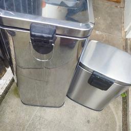 used in a good working condition with little dent as seen on the picture dust bins suitable for small place.
Large H 60 W 27 D 27cm
Small H 39 W 27 D 9cm
collection fry Camden Town