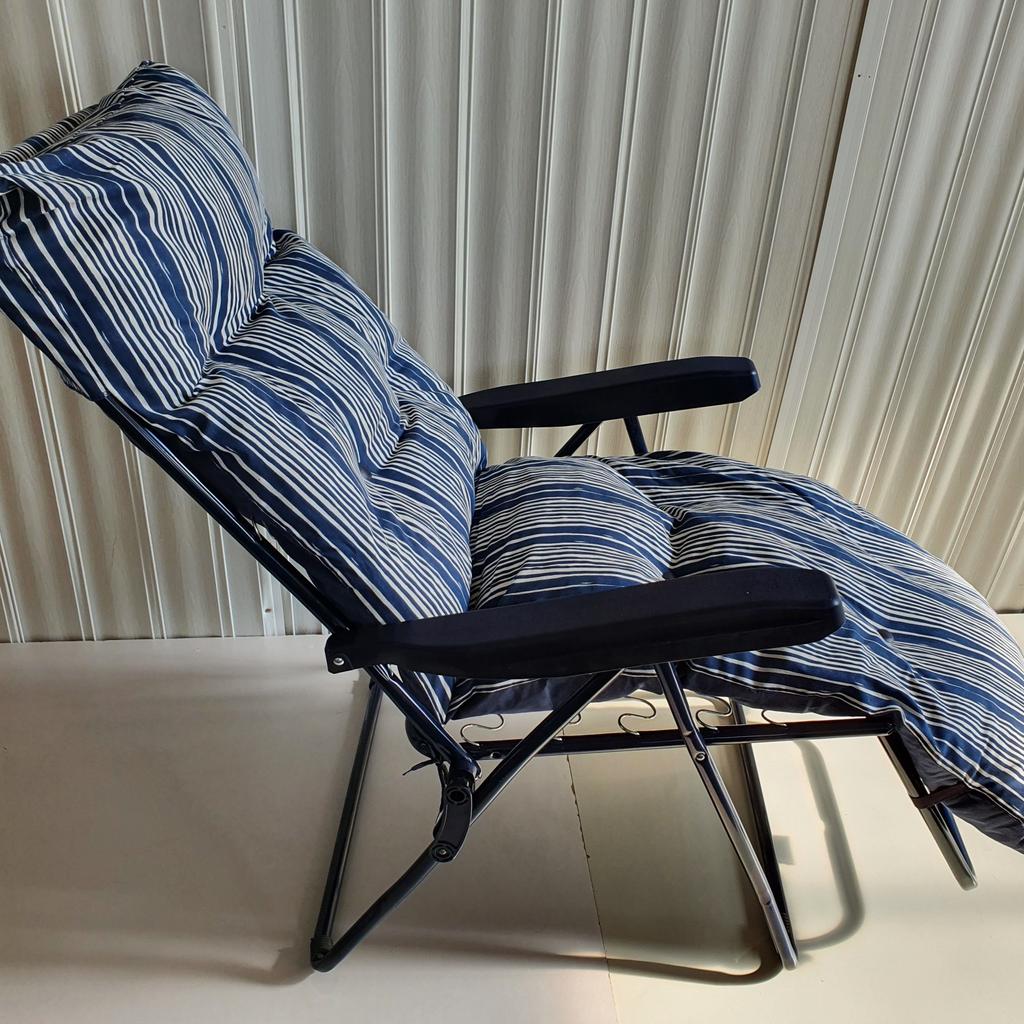 🔹️Garden recliner chair

🔹️Ex display

🔹️Multi-position back rest

🔹️Folds for storage

🔹️Size H100, W60, D75cm