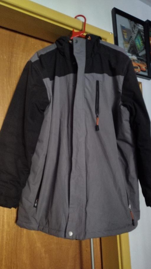 Buy & Sell Greater Manchester Manchester - Photos for GOOD HEAVY JACKET WITH HOOD