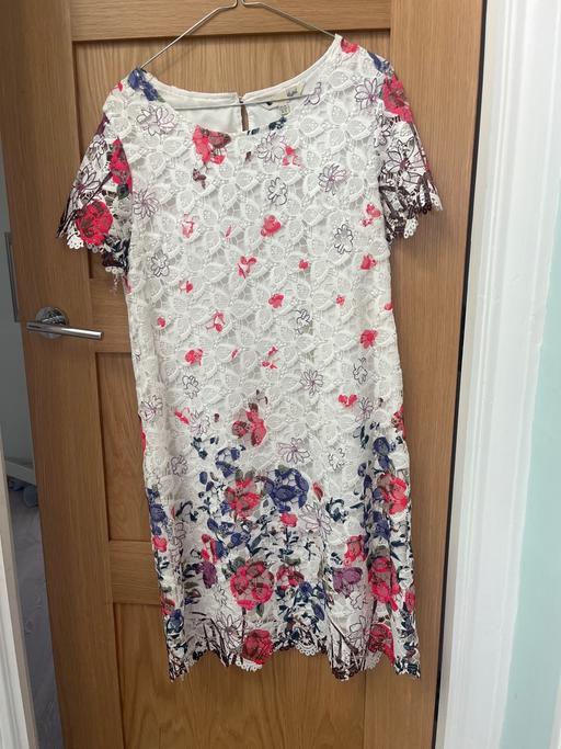 Buy & Sell South East London Kidbrooke - South East London - Photos for White lace detailed dress with lining