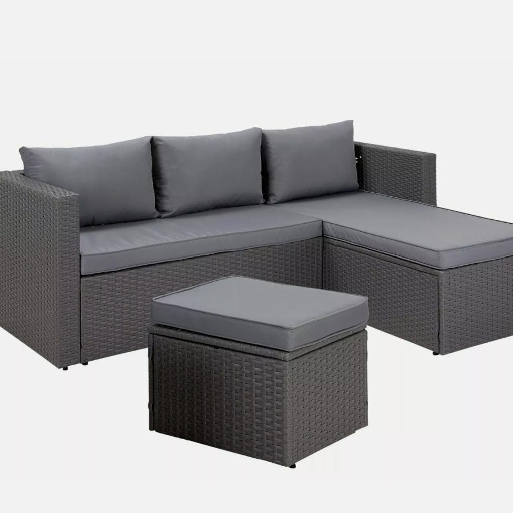 🔹️Habitat 4 Seater Rattan Garden sofa set

🔹️New

🔹️Sofa size H62.5, W70. D123cm.

🔹️Stool size H39, W45, D45cm

🔹️Sofa Set can be assembled with the chaise on the left or the right.