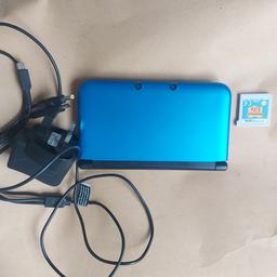 NINTENDO 3DS XL LIKE NEW. Comes with charger and tomodachi life. No damages or flaws. Missing stylus. Turns on and runs perfectly.