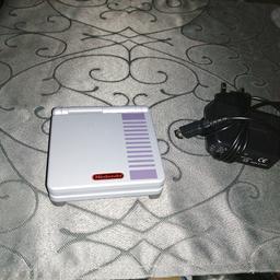 Originaler Gameboy Advance SP NES Version JP + Originaler Ladekabel. Der SP hat minimale Gebrauchsspruchen, was ganz normal ist. Verkauft wird er so wie auf den Bildern zu sehen ist. Keine Rücknahme, da Privatverkauf.