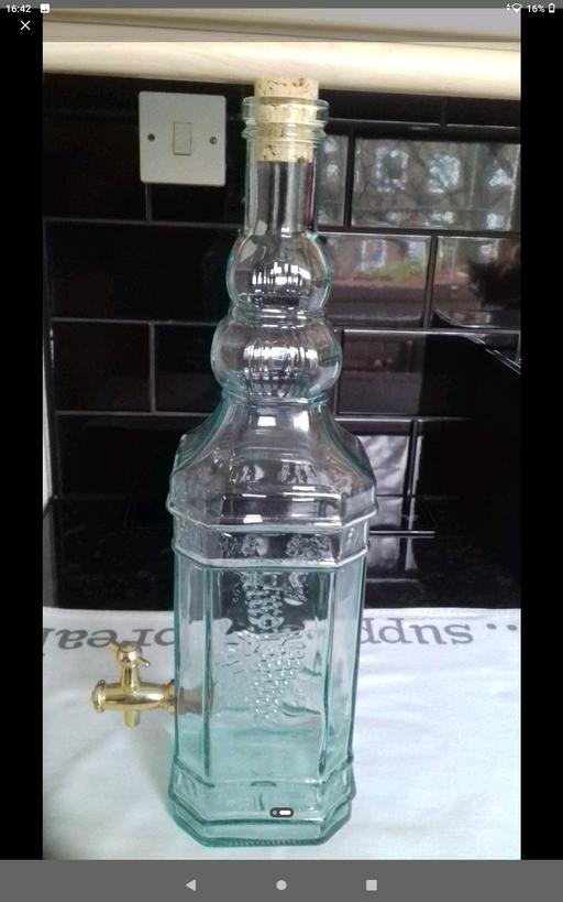 Buy & Sell South East London Camberwell - South East London - Photos for GLASS TAP DECANTER