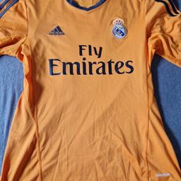 Verkaufe Trikot Real Madrid
Beflockung: Benzema 9
Größe: M
selten getragen, sehr gepflegten Zustand