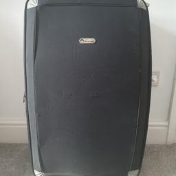 Large size suitcase with lots of capacity,  will show external signs of use but nothing major,  however internal is immaculate 

the pull out handle is stuck but you have the 2nd pull along handle which you can use 

length 78cm
width 52cm

smoke and pet free home,  pickup from bb1 blackburn,  might be able to deliver locally. 
