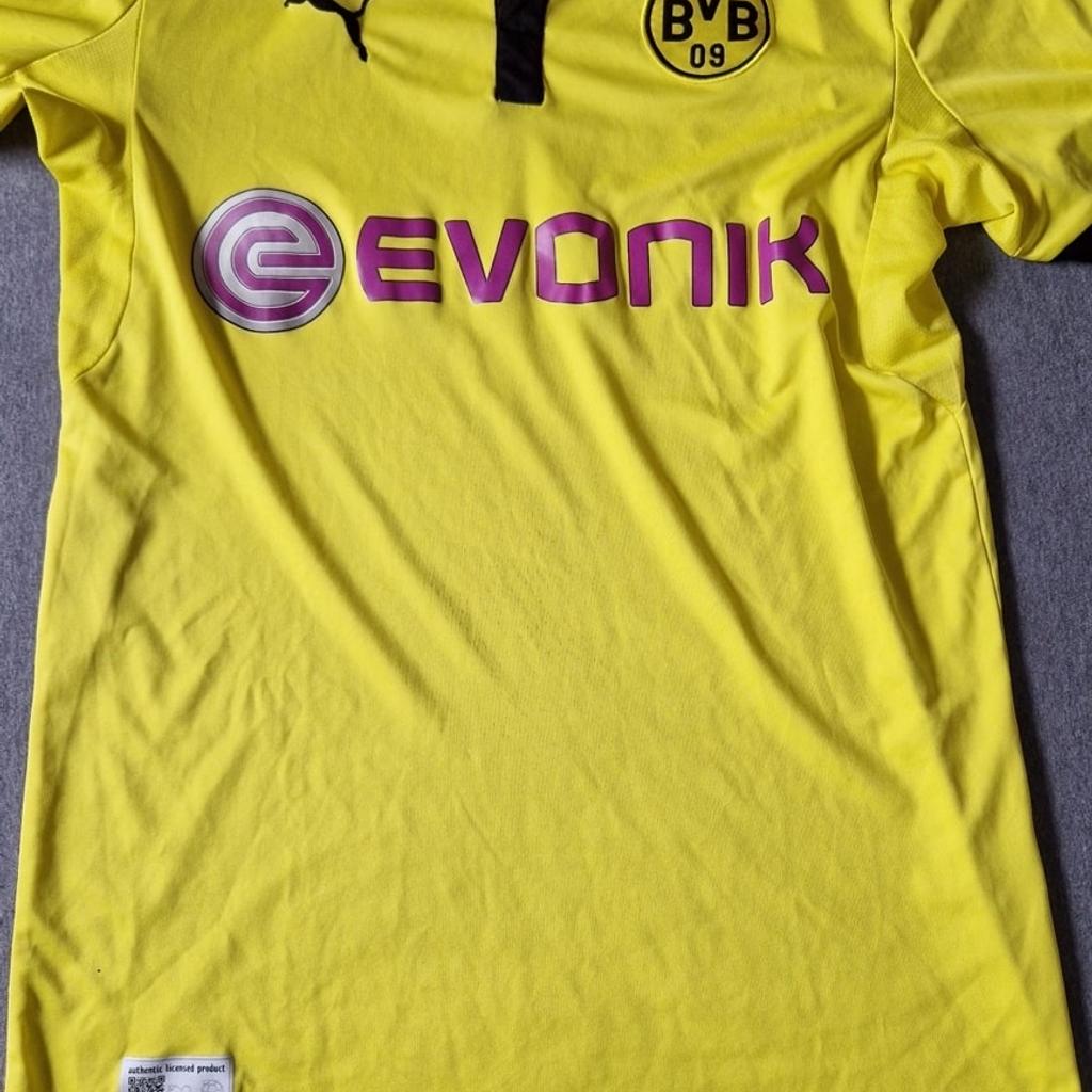 Verkaufe Trikot BVB Dortmund
ohne Beflockung
Größe: M
selten getragen, sehr gepflegten Zustand