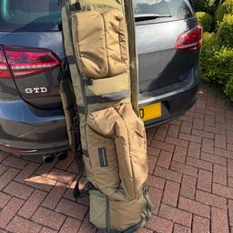 Korum Transition 2 Rod Fishing Holdall
2x Korum Opportunist X Series Xtnd Fishing Rods 
Both rods fold down to fit in the holdall very compact 
They are 2.25lb test curve each
Rods retail at £68 each 
Hold-all retails at £115
Grab a bargain. 


Rods retail