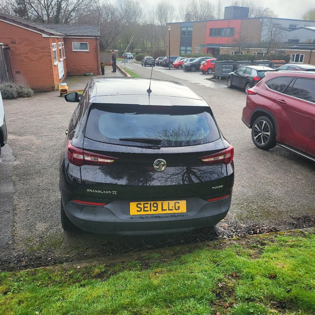 vauxhall grandland 1.2 petrol turbo satnav parking sencers excellent condition full mot 30k miles service history 2019 owned for the last 2 years as had new wing and bumper fitted professionally repaired only reason for sale just bought a automatic private sale solihull