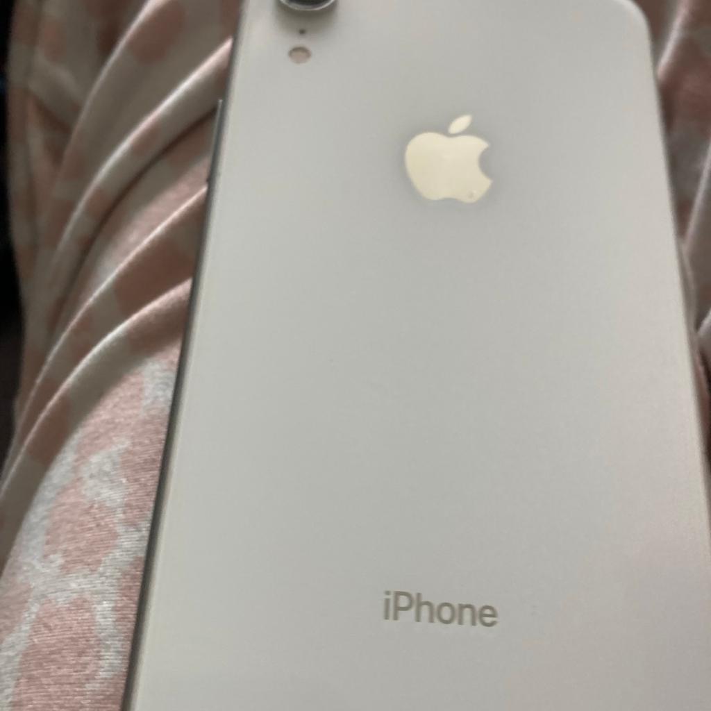 As new iPhone XR 64GB unlocked
White
Bought reconditioned but not used so need gone asap
Paid £250
Will accept £150 ovno
No scratches or marks
89% battery