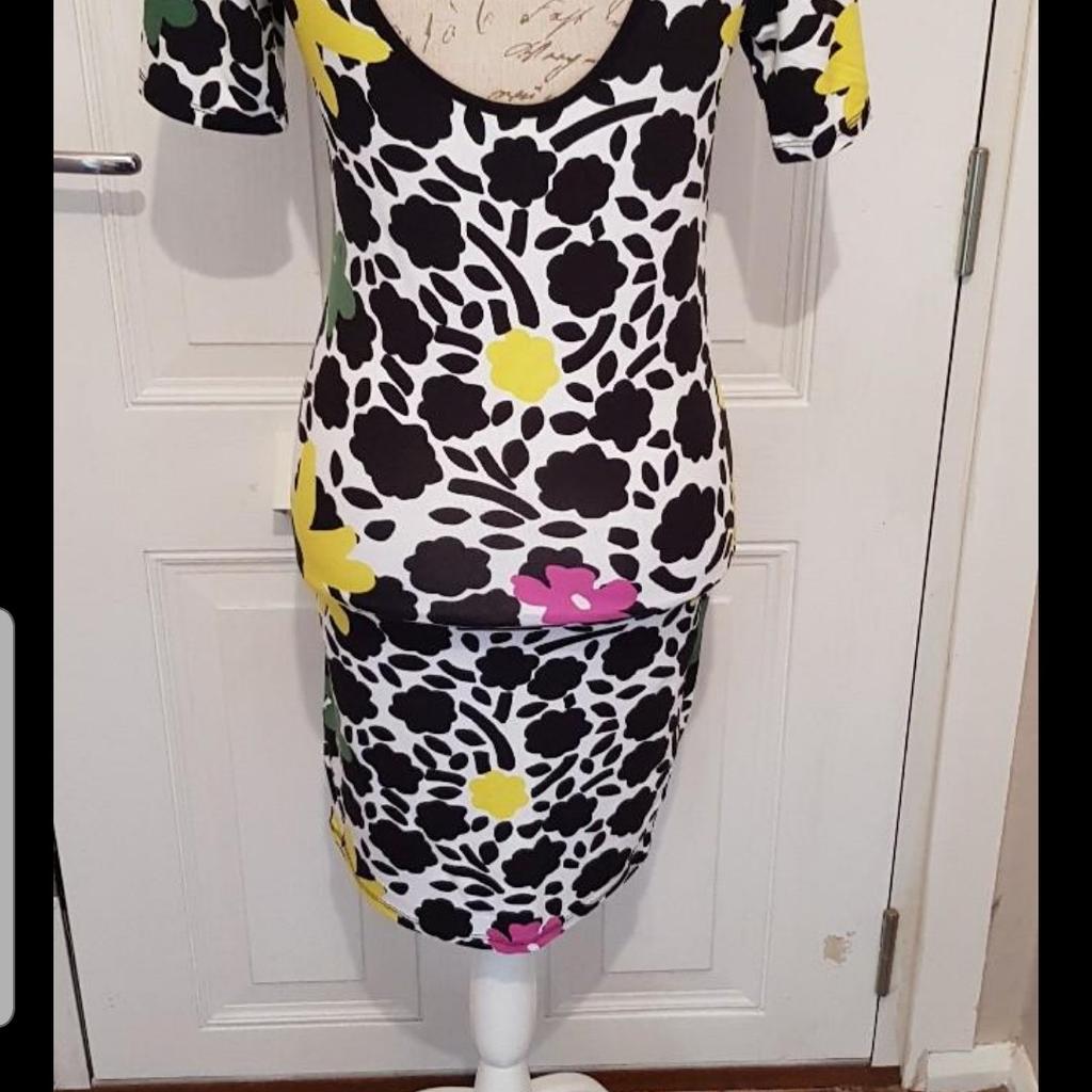 Beautiful Multicolored Summer Dress
Lovely & Stretchy
Short Sleeve
Backless
Excellent Condition

🌟🌟🌟 Pase take a look at my other listings,🌟🌟🌟🌟

💖 I only sell items that are in good condition (UNLESS DESCRIBED)
& I would be happy to buy myself.💖

📮 I'm happy to combine postage.... 📮

💛 Collection Dudley DY1 2DS Near Russell's Hall Hospital

👍👍👍 Thanks for looking, 👍👍👍
🛍👛 Happy Shopping 🛍👛