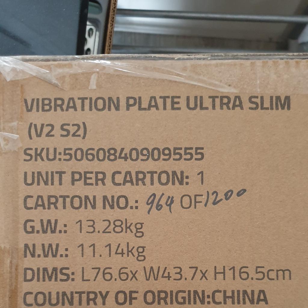 Vibrationsplatte Bluefin Ultra Slim neu verpackt, mit Fernbedienung. Nur an Selbstabholer
