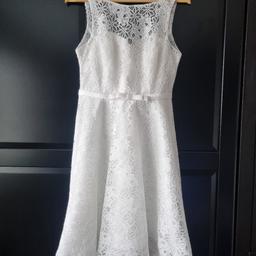 ▪️kurzes Brautkleid 👰‍♂️ 
▪️Kleid wurde nur für wenige Stunden getragen
▪️gereinigt 
▪️Marke: Troyden 



#braut#brautkleid#standesamt#stanesamtkleid#weiß#hochzeit