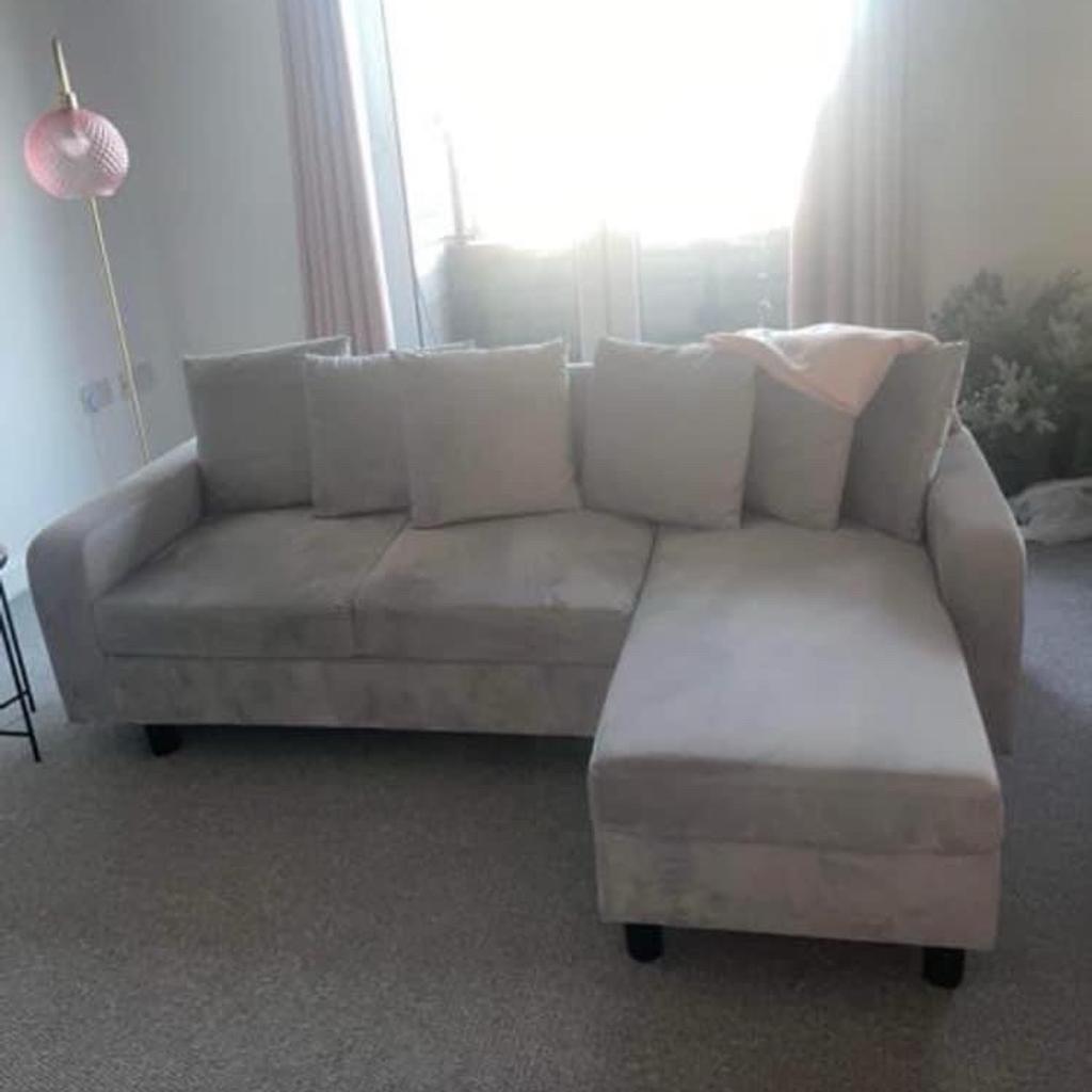Bran new bought for our daughter for uni accommodation but has now decided to move in with her friends so no longer needed
EXCELLENT CONDITION !!
Never bin sat on, feels soft, and comfortable hard wearing too..
 cost us £400 will consider reasonable offers
From 250
