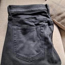 Hollister jeans in an excellent condition. Can be collected or posted. 34 inch waist size and length is 37 inch.