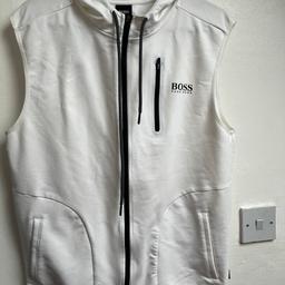 Literally brand new hugo boss gilet in white in medium
Perfect for summer as its light weight.
Delivery, postage and collection is available.

