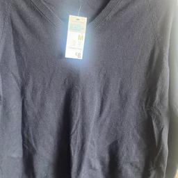 Ladies new with tags v neck jumper size medium this is navy