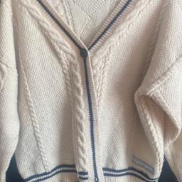 Teighlor swift design chunky cardigan only worn twice size medium to large. Like new
