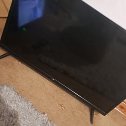 In working condition but the screen is damaged as shown in pic. Want gone ASAP so open to reasonable offers. collection only from B8
Can deliver local