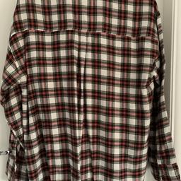 Ladies White white Tartan pattern, Hollister top, Large, Cost £35 will accept £10
Cash pick up only.