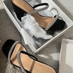 Back heels with diamond detailing , never worn brand is just fab 
Also have 
Nude heels with diamond detailing also never worn both £20 
Buy both £35