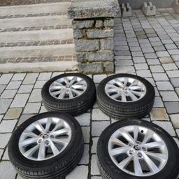 verkaufe sommerreifen neuwertig wegn nicht Gebrauch. Reifen komplett neu nur 1x gefahren Preis vb. Reifen sind ohne Felgen.