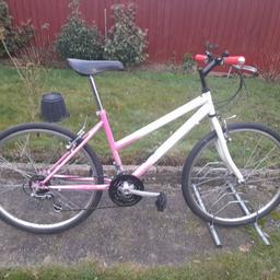 LADIES WOMES ADULTS CLAUDBUTLER 7OOcc WHEEL 19 INCH FRAME 18 SPEED BIKE BICYCLE
BIKE IS READY TO RIDE ONLY COLLECTION
FEEL FREE TO ASK ANY QUESTIONS OR OFFERS
ITEM IS LOCATED PINKWELL LANE UB3 1PJ