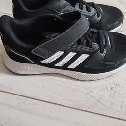 Adidas kids trainers size 1 brand new unworn no tags/box.
COLLECTION ONLY. NO DELIVERY