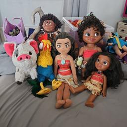 all 4 soft toys brought from Disney on ice, excellent condition...
large animator young moana
singing/ light up moana (daughter painted nails on her, may come off i haven't tried.)