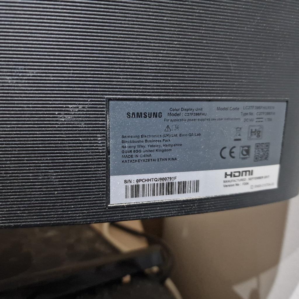 Verkaufe Samsung Curved Monitor. Zustand siehe Bilder