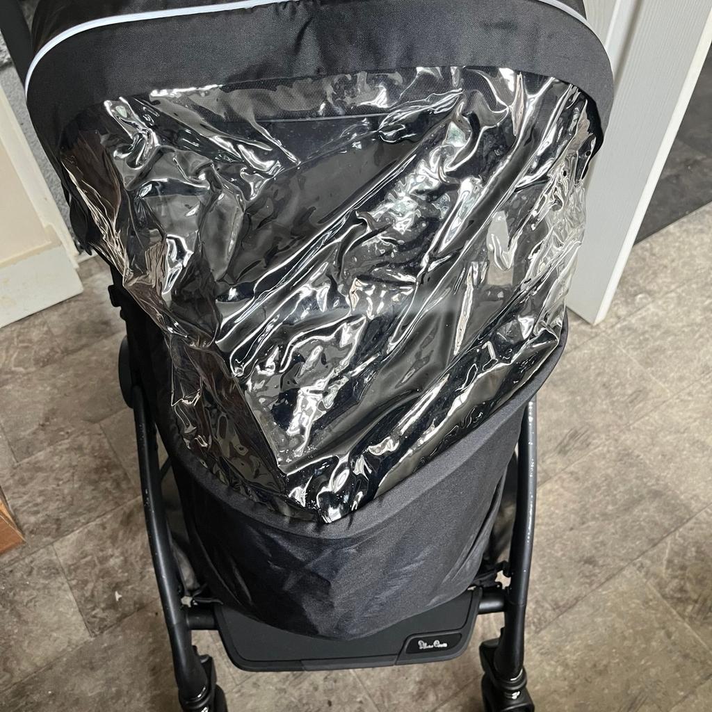 All back Space Silvercross Dune travel system. Used for less than a year, in good condition. Normal scratches from getting in and out of car (shown in pictures)

Includes:
-Chassis
-Compact carrycot
-Seat Unit
-Car seat, adaptors and isofix base (never been in an accident)
-Rain cover
-Leather change bag
-Cup holder
-Snack pot, snack tray and sippy cup (never used)
-Phone holder (never used)

Will upload more pics asap, rest in storage.
Paid £1400 from John Lewis, still in warranty.

Collection B23, can deliver if local

On other sites