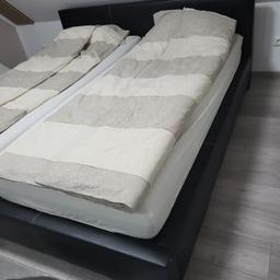 Gut erhaltenes Leder Bett 180x200( ohne Latenrost und Matratzen) günstig zu verkaufen