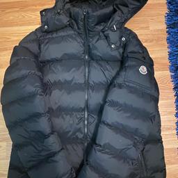 Brand new never been worn moncler coat 1:1 rep just to small for me it says it’s large but fits a medium looking to sell no time wasters will accept sensible offers