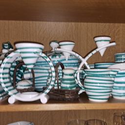 Preis nach Vereinbarung Gmundner Keramik grün gestreift, viele Teile, Tassen, Teller, Schüsseln, Vasen, und vieles mehr